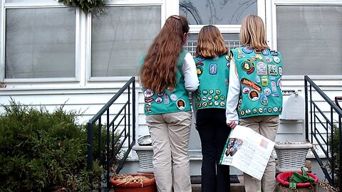 Five Funny Tweets About Girl Scout Cookie Season