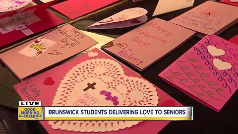 Brunswick students deliver Valentine's Day cards to seniors with help from 2 Cavs legends