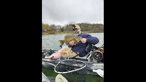 5.20 lb Smallmouth bass caught on the st Lawrence river