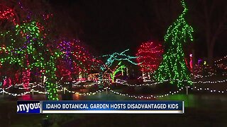 Princesses and heroes make appearance at Winter Garden aGlow