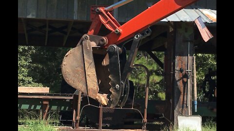 Welding On Kubota Backhoe Thumb