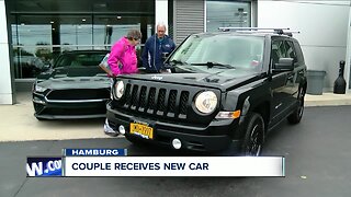 Couple receives new car after senior living community fundraises for them