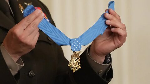 Medal of Honor presented to Captain Larry Taylor in the White House