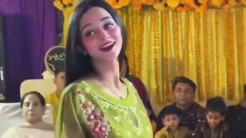 Mera Dil Ye Pukare Aaja - Mere Gham Ke Sahare Aaja - Bheega Bheega Hai Sama - Pakistani Viral Girl