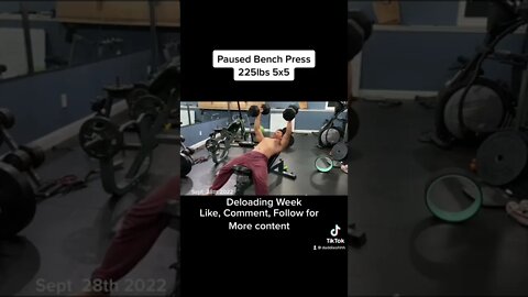 Bench press deloading with 225lbs pause/ triceps workout/ dumbbell press