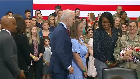 🎈 Joe Biden Gets VERY Confused After Ending His Speech In North Carolina