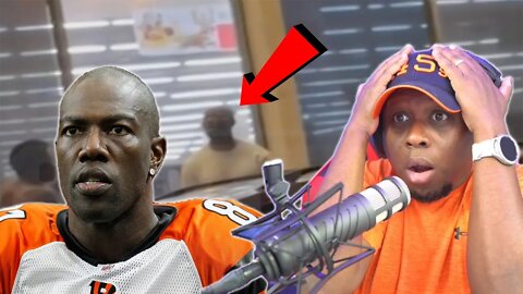 NFL Hall of Famer Terrell Owens GOES VIRAL after he KNOCKS OUT a man at a CVS!