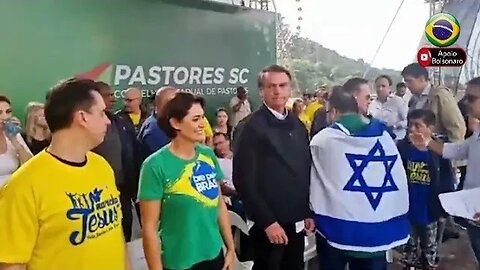 Bolsonaro, Michelle e Luciano Hang juntos e ovacionados em Santa Catarina