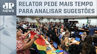 Câmara adia votação de projeto que proíbe casamento homoafetivo