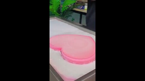 heart ❤️ shaped strawberry 🍓 cake