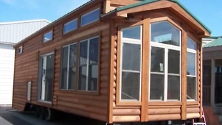 This Fully-Furnished Tiny House On Wheels Can Fit 6 People