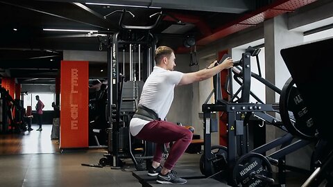 Belt Squat Hammer Strength Machine