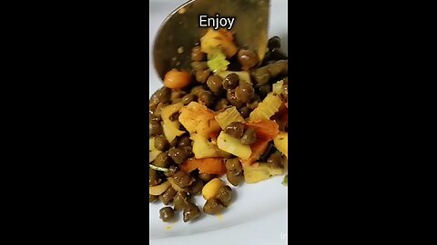 recipe of super tasty and healthy green chna chat