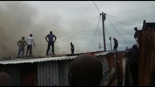 SOUTH AFRICA - Cape Town - Tshepetshepe shack fire in Khayelitsha (Cell Phone Pictures and Video) (gzN)