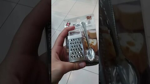 Look how small this cheese grater is! HOW AM I SUPPOSED TO USE IT?