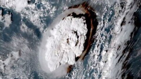 L'incredibile esplosione del vulcano TONGA ha provocato anche tsunami