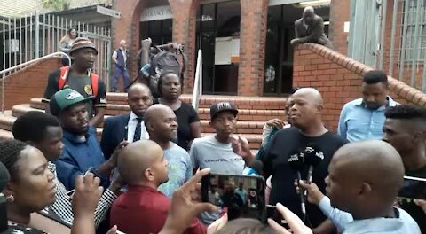 SOUTH AFRICA - Durban - Mampintsha outside Pinetown magistrates Court (Videos) (drC)