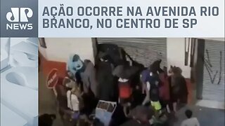 Usuários de droga invadem lanchonete na Cracolândia em São Paulo