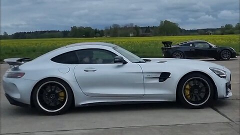 Epic BMW M V10 Lotus Exige vs Mercedes AMG GTR [4k 60p]