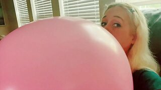 We got some big balloons!