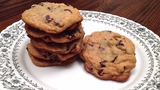 How to make soft and chewy chocolate chip cookies