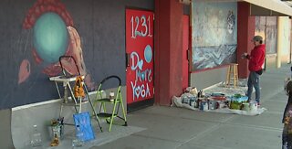 Vegas artist paints mural in Arts District