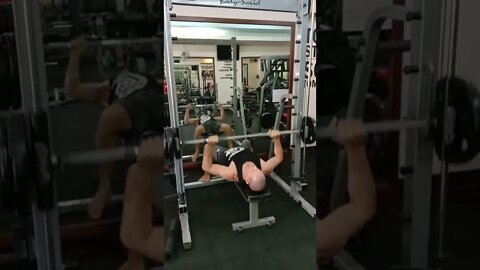 Smith Flat Bench Press Andre