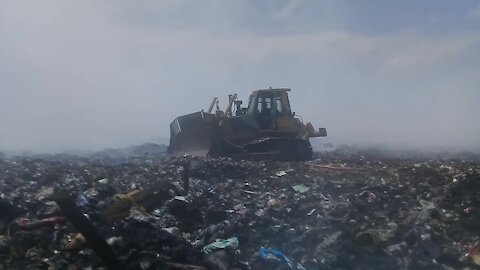 SOUTH AFRICA - Durban - Msunduzi landfill site on fire (Videos) (mLg)