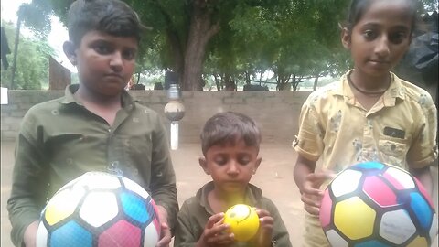 Shravan Thakor Vlogs Chhote bacche football Khela Che