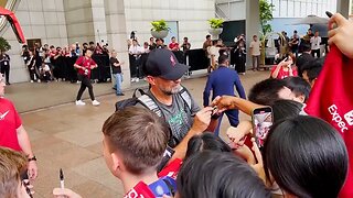 Liverpool arrive in Singapore to begin pre-season tour