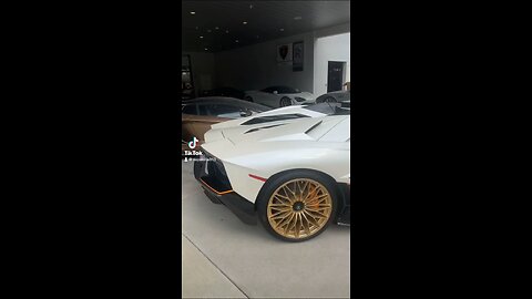 Oil change and lambo shopping