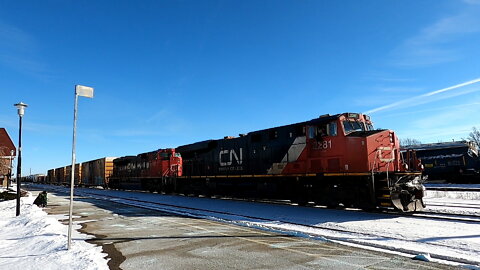 Canadian National Manifest Train CN 2281 & CN 8938 Engines In Ontario