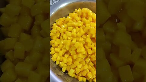 Using Hot Glaze For Fresh Mango #shortsviral #satisfying #yummy #asmrsounds #usinghotglaze