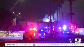 Large fire breaks out at Phoenix apartment complex