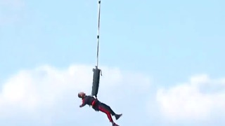 Will Smith makes bungee jump near Grand Canyon