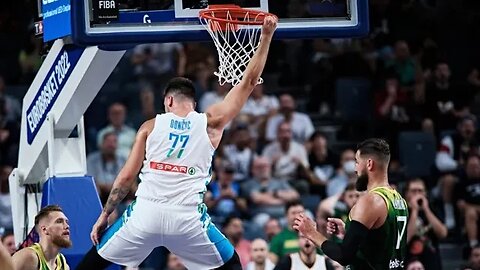 4 minutes of Luka Doncic being the best Point Guard on the planet