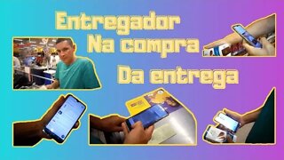 Entregador na compra da entrega