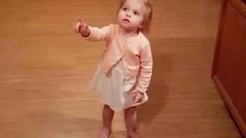 Toddler's priceless reaction after discovering a bug