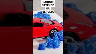 Carros batendo na espuma!#shorts #cars3 #diecastcars #short #modelcars