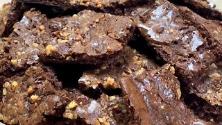 SHORTCUT BROWNIE BRITTLE! BUDGET FRIENDLY CHOCOLATE GOODNESS!