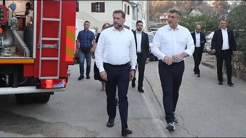 Premijer Plenković obišao požarište u Zatonu