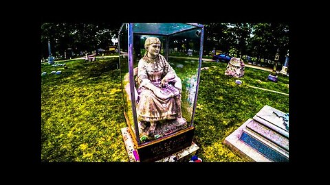 Girl in The Glass Box - Lulu E. Fellows @Rosehill Cemetery Chicago