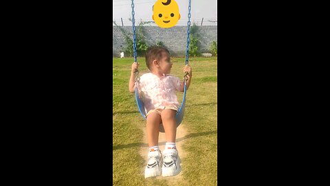 Little boy love to swing🐥👶