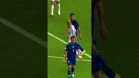 Zidane's header against Materazzi in the World cup Final against Italy 2006 🐐😡