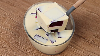 Creamy powdered milk and grape dessert! Simple and very fast