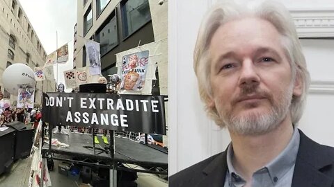 Assange Update: Aktivisten & Redner versammeln sich vor dem Gerichtsgebäude in London