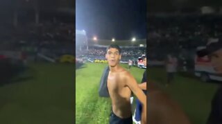 Luva de Pedreiro conhecendo São Januário com torcida - Vasco 1x0 Bahia