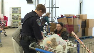 Shop With A Cop: Bringing holiday cheer to Brown County children