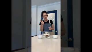 90-SECOND CHOCOLATE CAKE!!