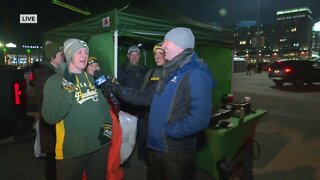 Packers fans cheer on team